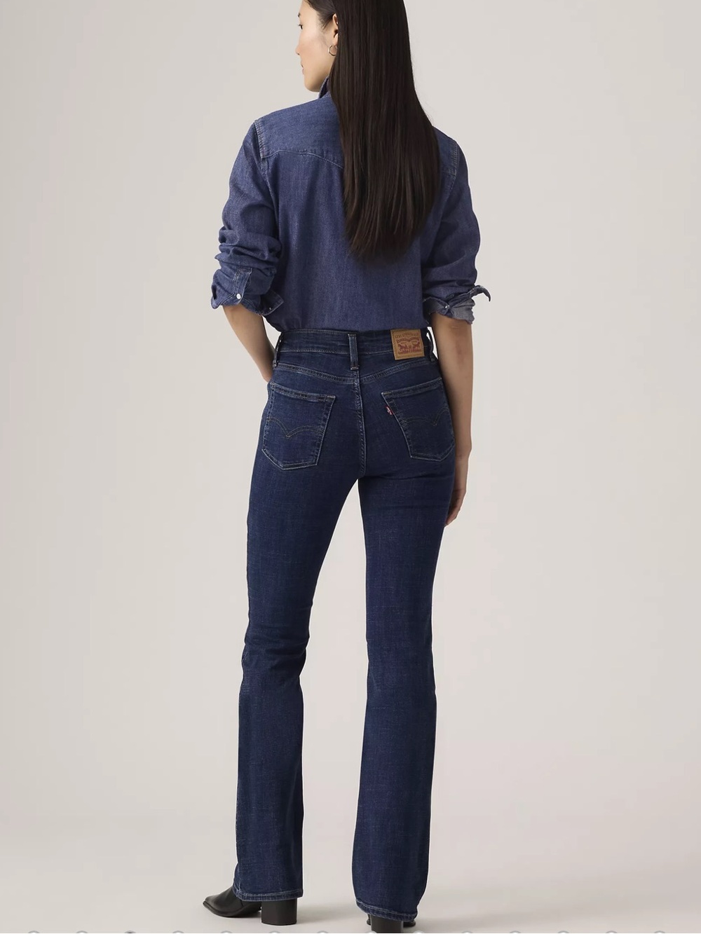 NWT Levi’s 725 High Rise Bootcut Jean